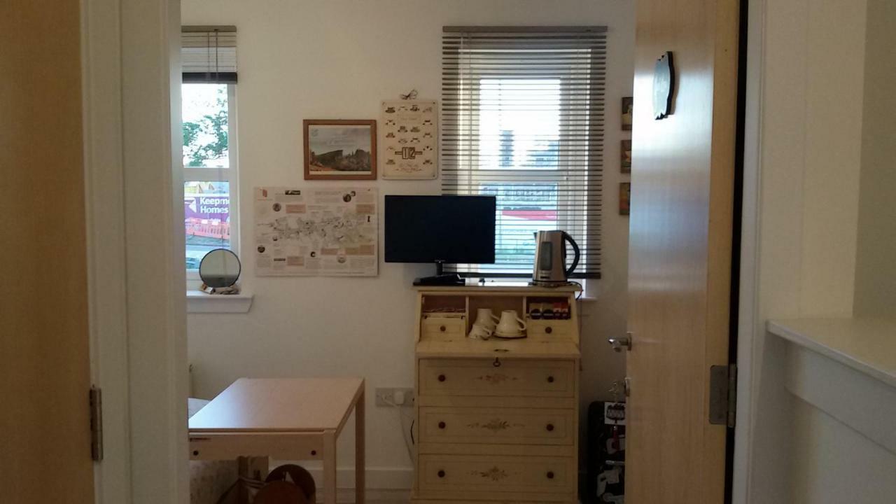 Broomhouse Homestay Edinburgh Bagian luar foto